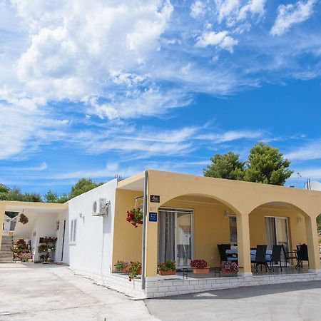 Apartments Patricia Trogir Exterior foto